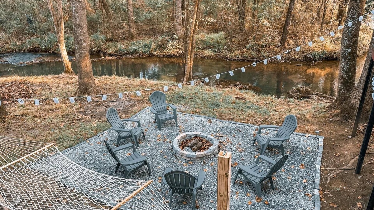 Cave Spring Cabin | Nature's Cedar Creek Getaway-Kn