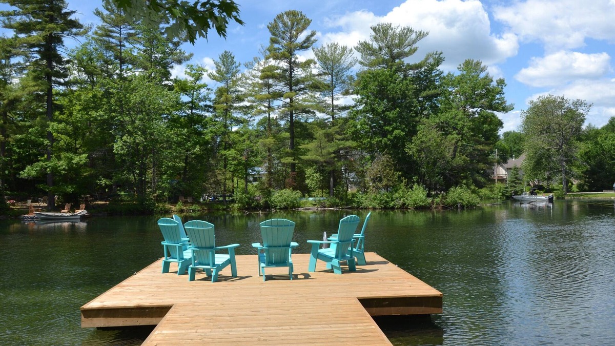 Washago Cottage | Nature's Cottage Washago - Beautiful Private Waterfront property with Hot Tub