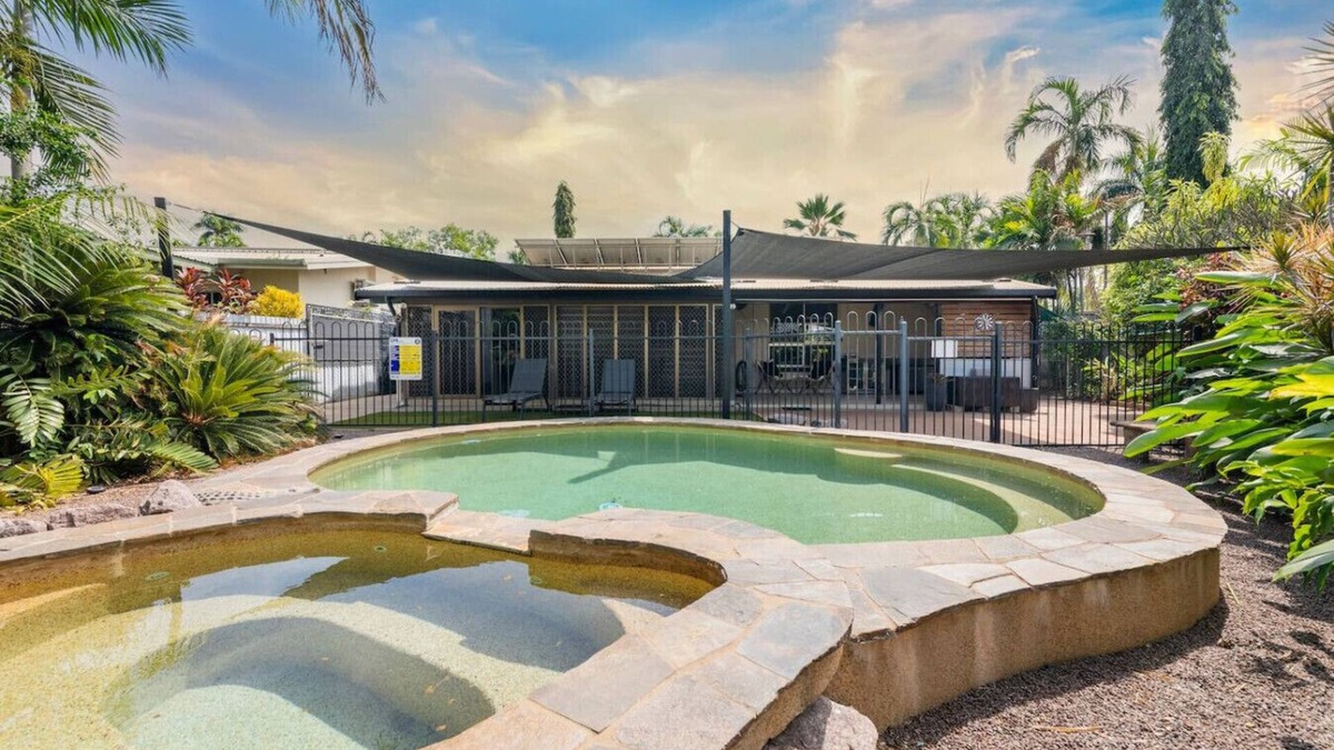 Leanyer House | Nature's Nest: Pool - Garden - OutdoorDining - BBQ