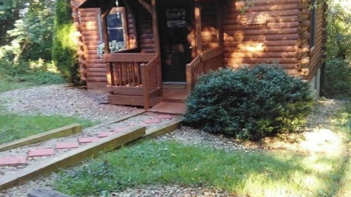 Hillsboro Cabin | Nature's Nook Cabin