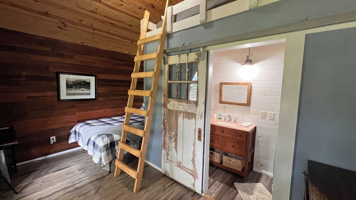 Fayetteville Cabin | Nature's Tiny Riverside Hideaway