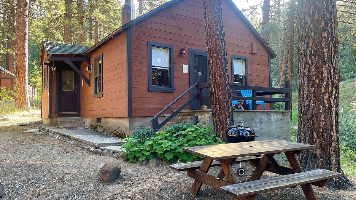 Blairsden-Graeagle Cabin | Nature Sabbatical ~ Charming Cabin on 40 Acres by Feather River