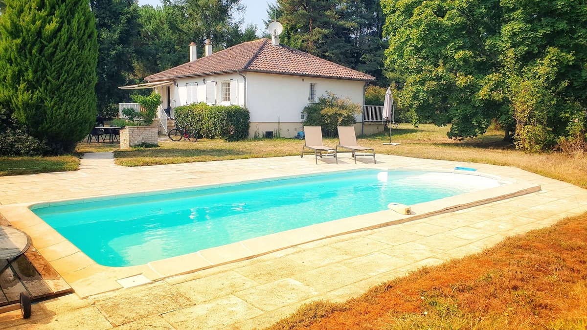 Selles-sur-Cher Villa | Nature, spacious, fenced, well equipped, Loire castles, ideal for families