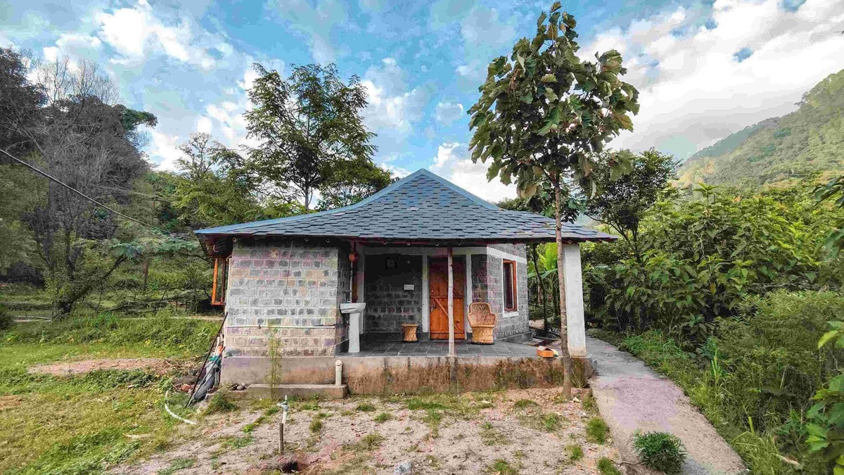 Dharamshala Cottage | Nature Stay in Stone Cottage with Food, Yoga & Meditation in Dharamshala