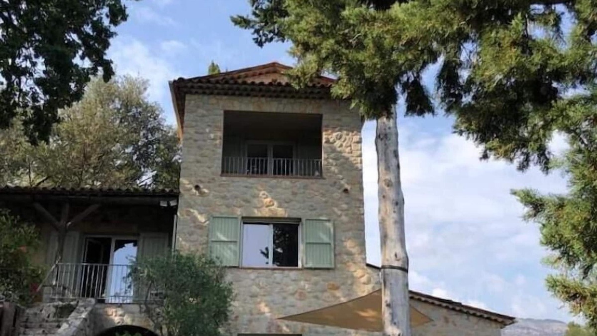Cabris Apartment | Nature, tranquillity & far-reaching views of the sea & coast of Cannes