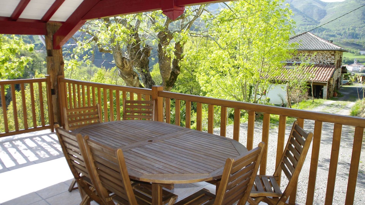 Arneguy House | Nature vacation in a 17th century stone barn.