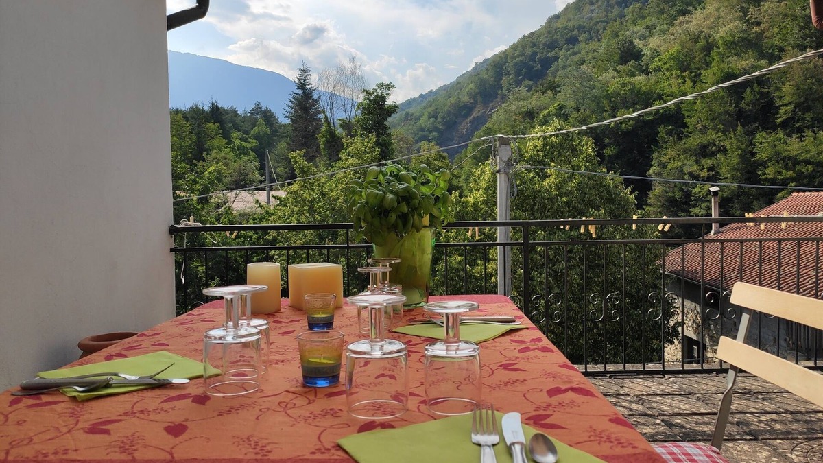 Pornassio Cottage | Natursteinhaus mit Panorama-dachterrasse