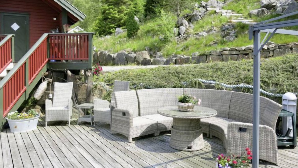 Lyngdal House | Naudøyna by Interhome