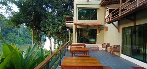 Kuala Tahan Bed & Breakfast | Naura Roomstay