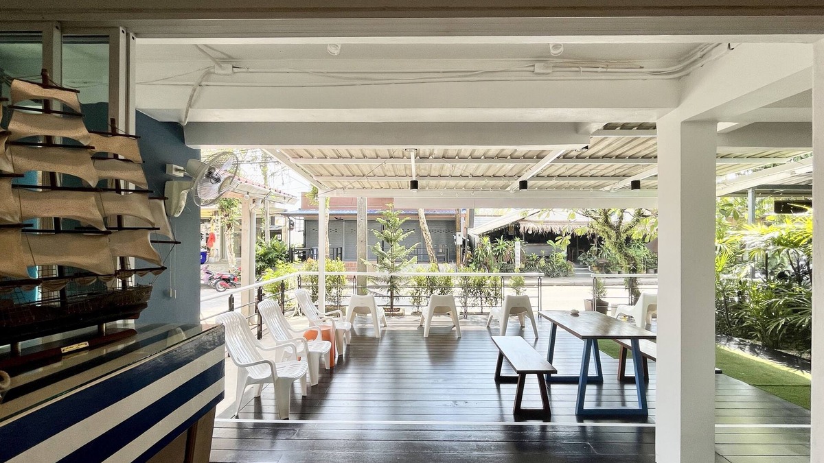 Khuekkhak House | Nautical Home & Seashell House B&B