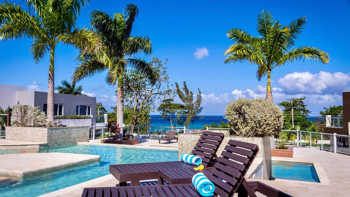 Reading House | Nautical Homes 3 Ocean Front/View, Free Wifi, A/C, Hot Tub, BBQ Grill. Balcony