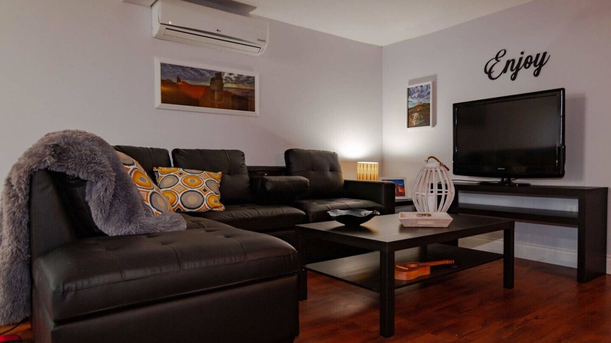 Yarmouth House | Nautical Themed one bedroom fully equipped apartment.