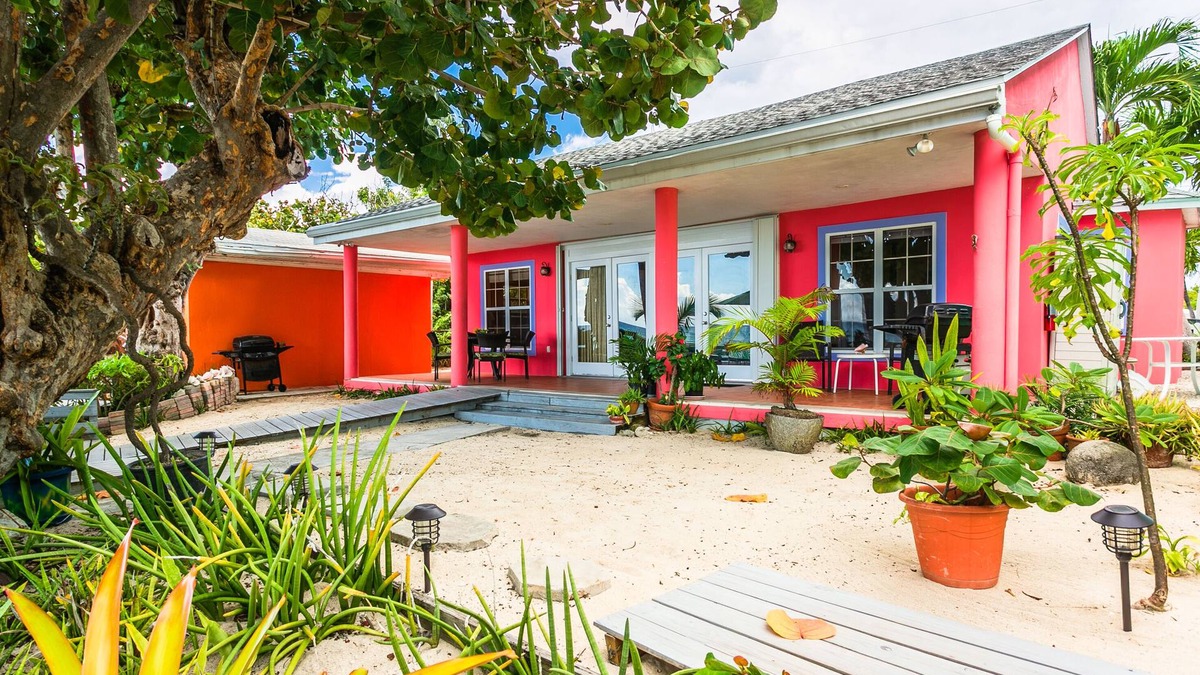 West Bay Cottage | Nautilus Cottage - Charming 7 Mile Beachfront Cottage by Cayman Villas