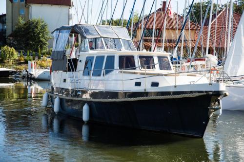 Gizycko Boat Rental | Nautiner 40