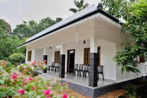 Elappara House | Navaratna Holiday Homestay