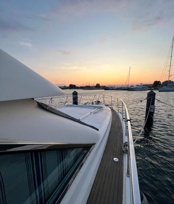 Sete Boat Rental | Navi Yacht à Sète, 2 à 8 couchages, privatif