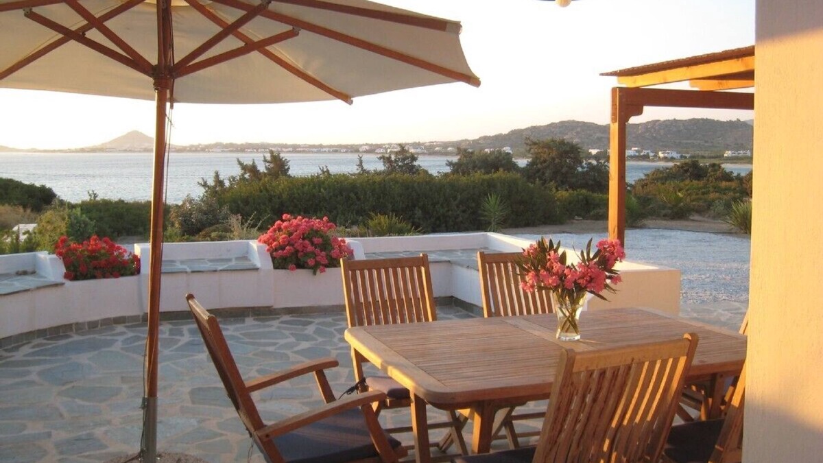 Maragas Villa | Naxos Beachvilla, a dreamhouse, 60m to sandy beach, big garden, top location