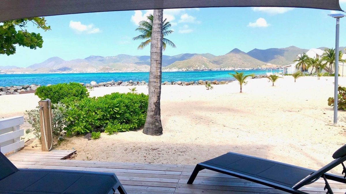 Nettle Bay House | New ! on the beach, swimming pools, magnificent 3 bedrooms 3 bathrooms, renovated, sea view