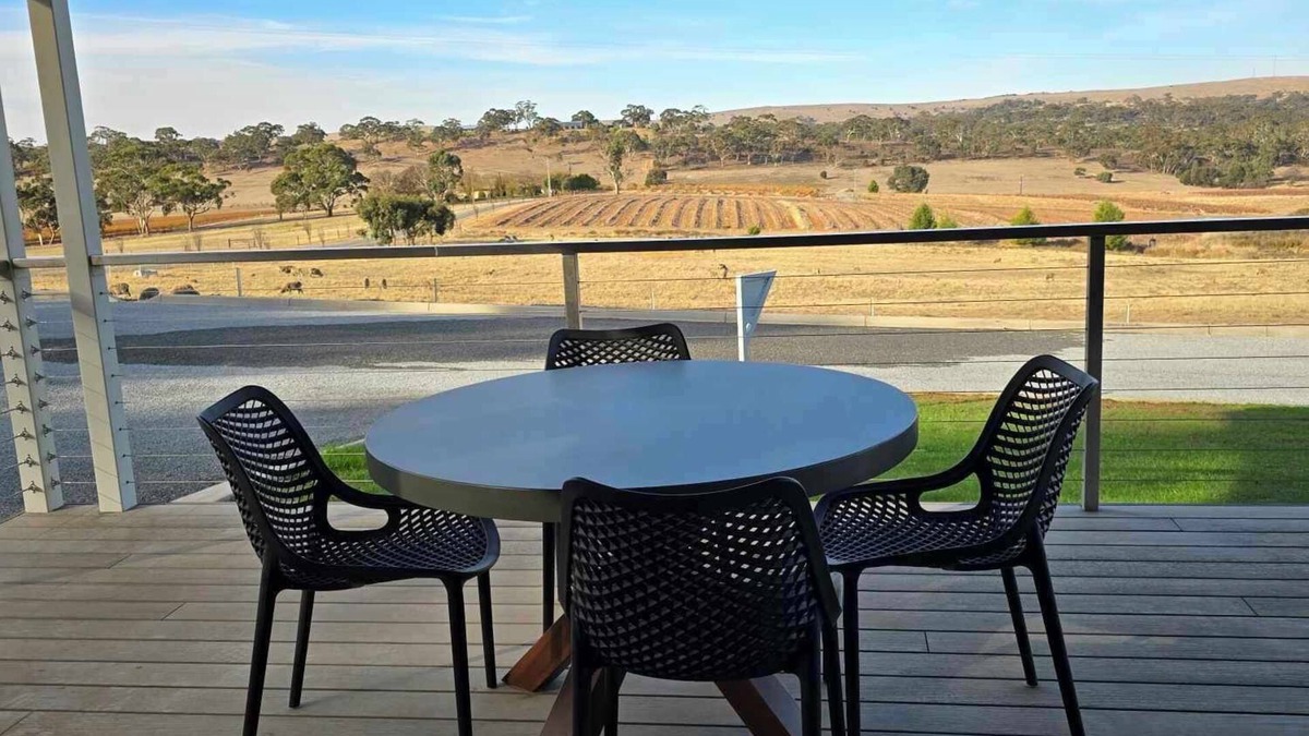 Emu Flat Villa | Neagles Retreat Villa 7 - 1 bedroom plus a sofa bed