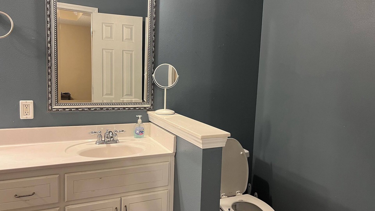 Dothan House | Near ACOM and hospital , 2-bedroom house in charming Dothan with WiFi, AC.