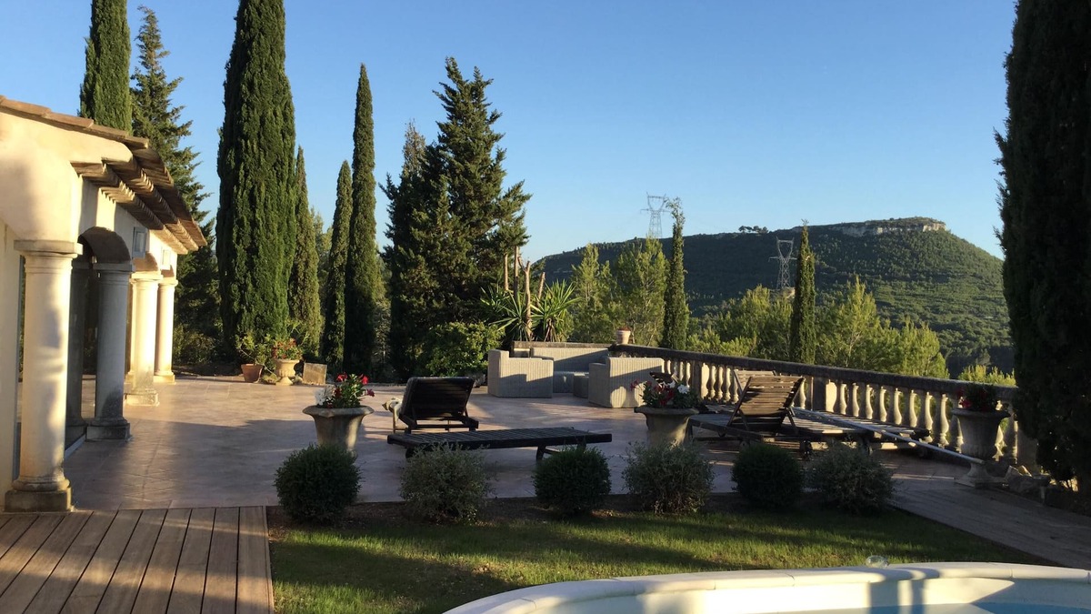 Ventabren House | Near Aix en provence, House of caracter in a big park with a 360° wiew on the ARC valley