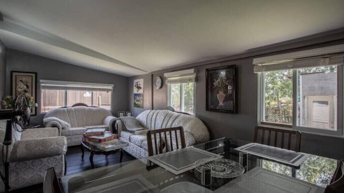 Trenton House | NEAR BATAWA SKI HILL/BY THE RIVER 5 BEDS + Riverview King Bed Homen