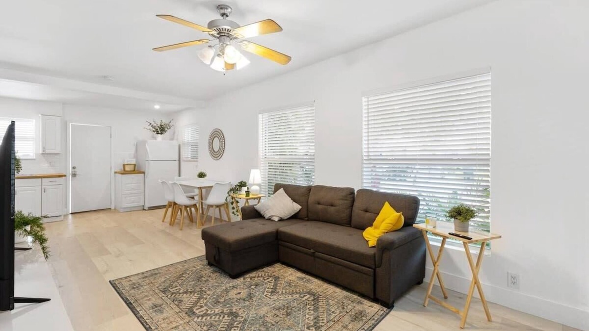 Victoria Park Apartment | Near Beach and Las Olas, 1 bedroom Apartment