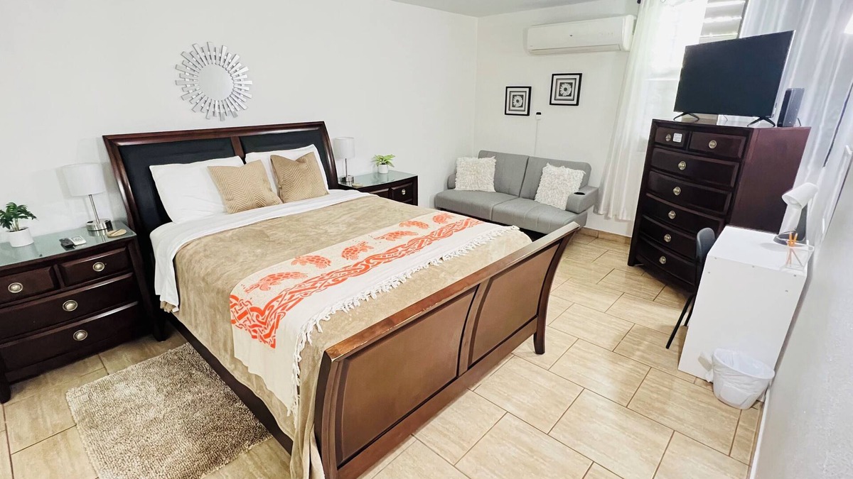 Barceloneta Apartment | Near beaches, cozy apartment 5 min from Premium Outlets and restaurants.