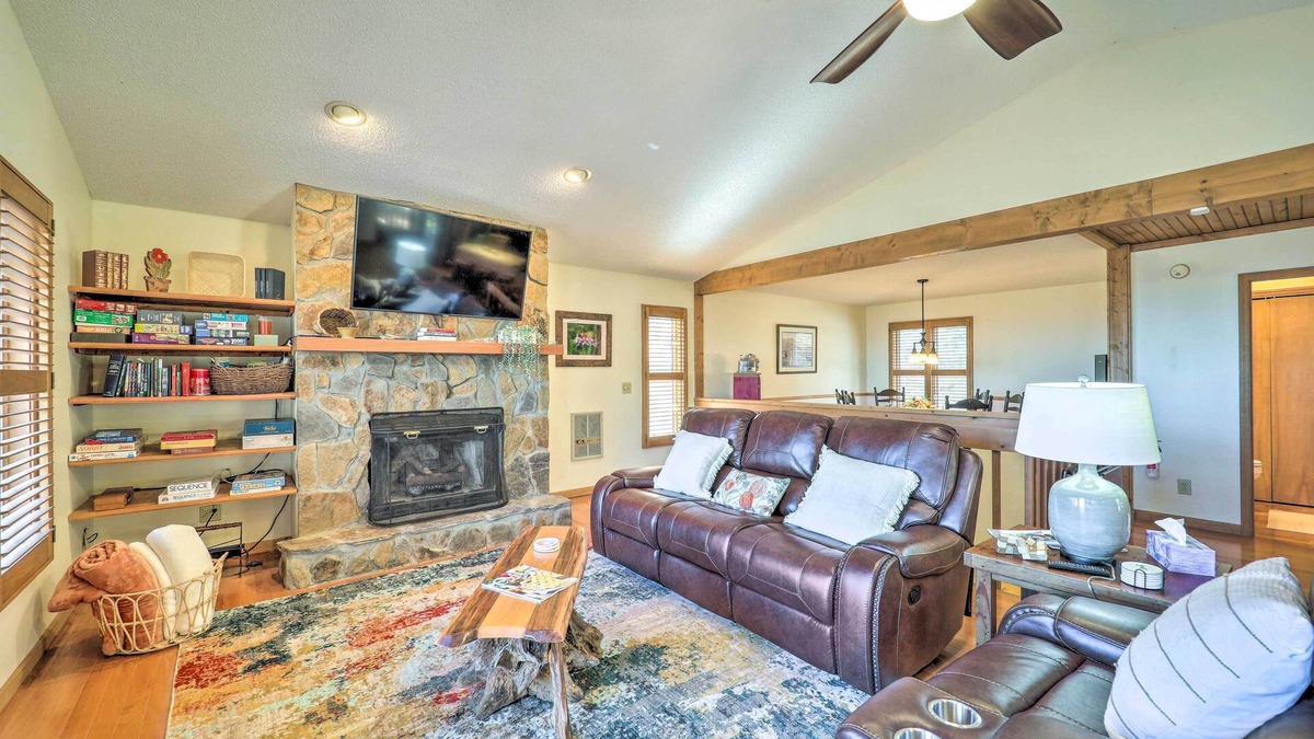 Charter Hills House | Near Beech Mountain: Crimson Cabin w/Views