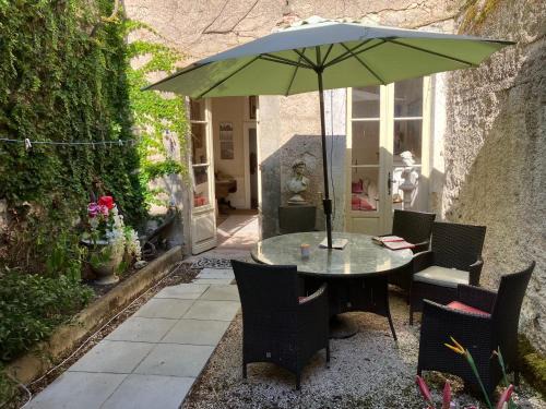 Sainte-Foy-la-Grande House | Near Bergerac Airport 16th Century Town House