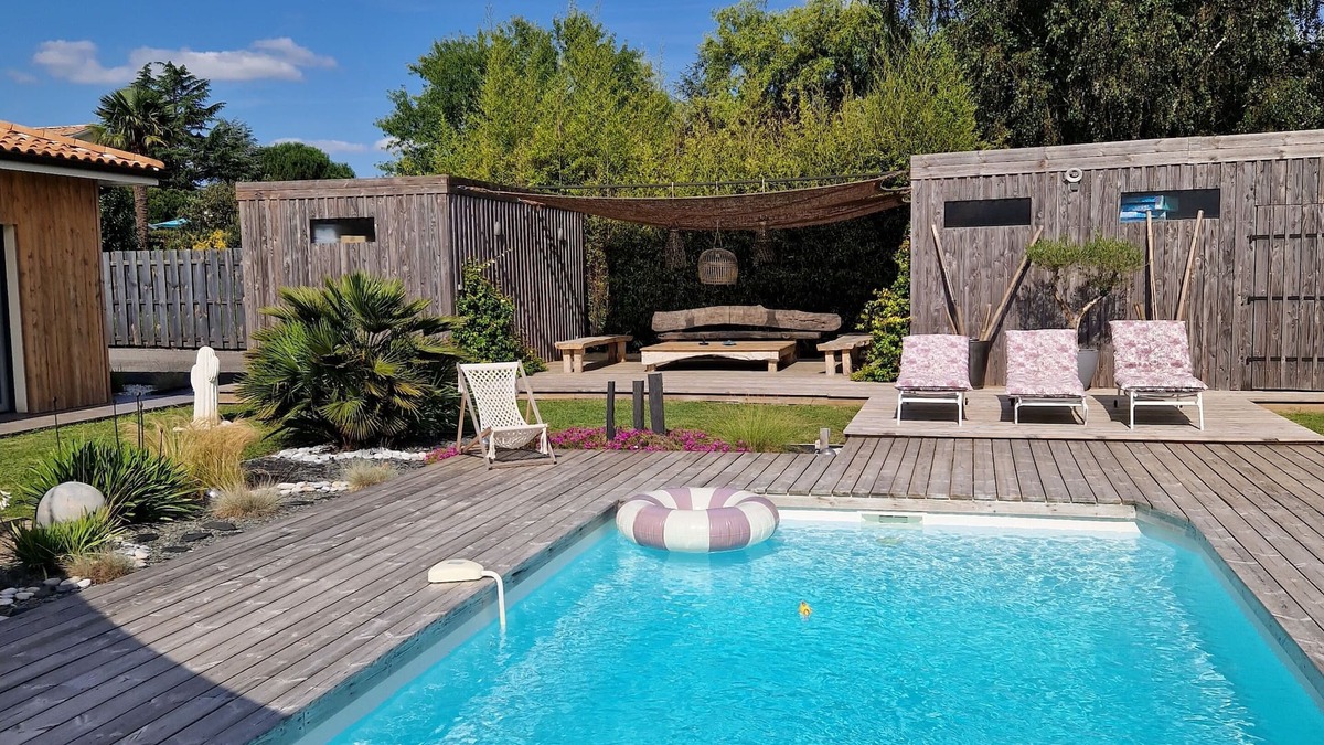 Faleyras Villa | Near BORDEAUX, ST EMILION, BELLE DES VIGNES 8PERSONNES PRIVATE SWIMMING POOL