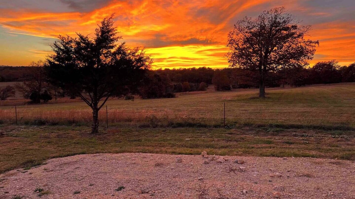 Compton Cabin | Near Buffalo River ~sleeps 5 ~ secluded