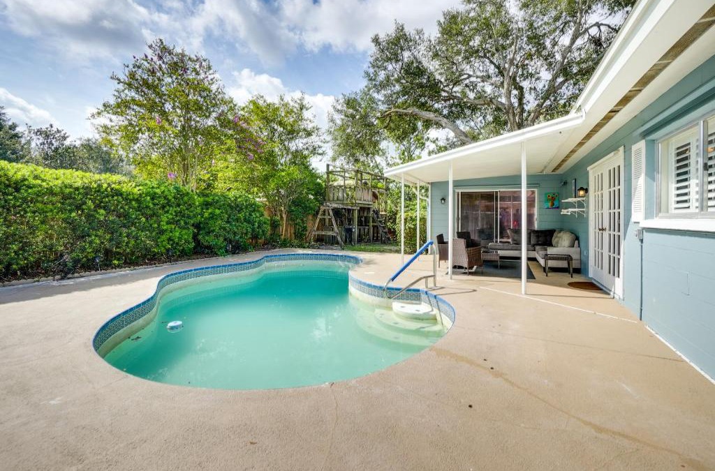 Palm Harbor House | Near Busch Gardens Sunny Florida Retreat with Pool!