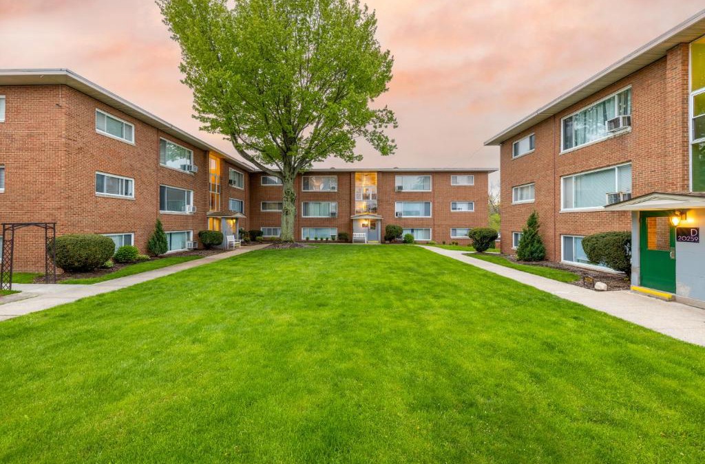 Fairview Park Apartment | Near CLE airport and Valley 2-4a Georgetown Villas