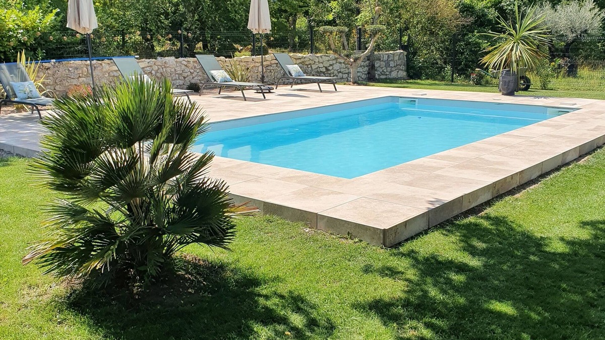 Loubers House | Near Cordes self-contained gîte, air-conditioned, private pool.