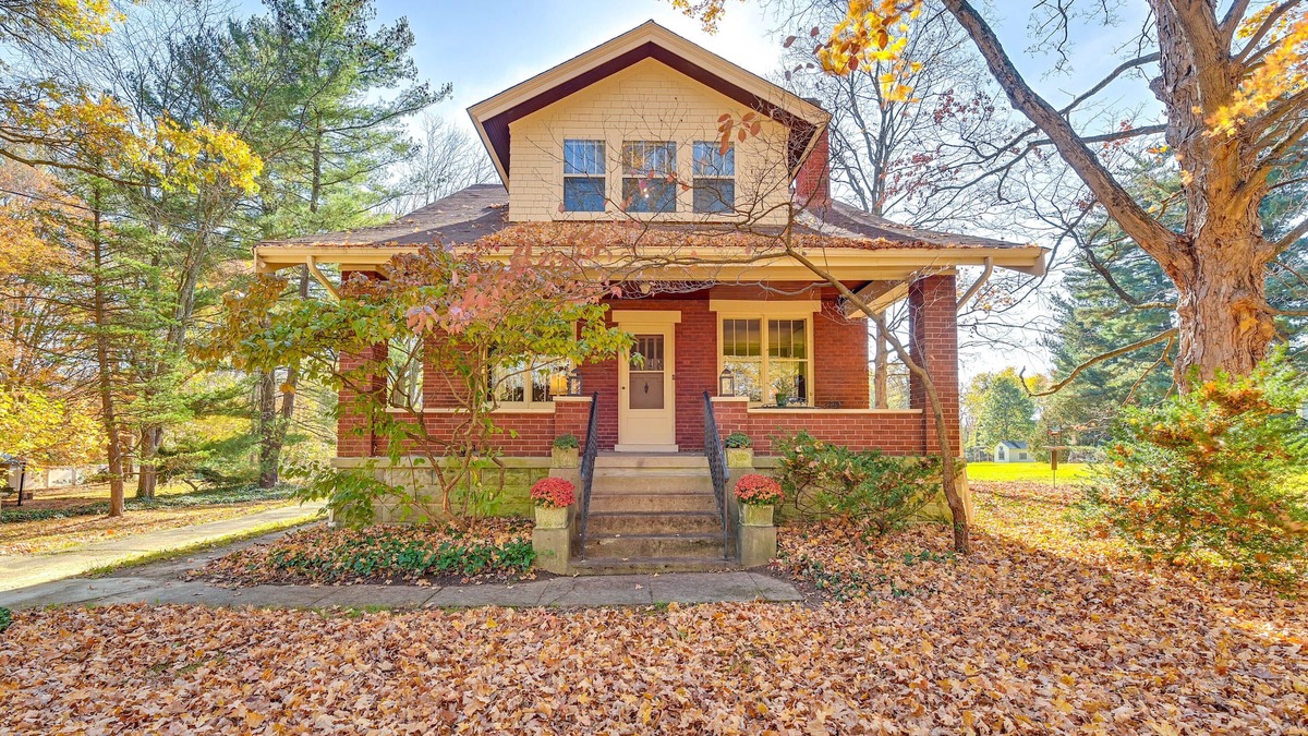 Roselawn Finance House | Near Downtown Cincinnati: Peaceful Retreat!