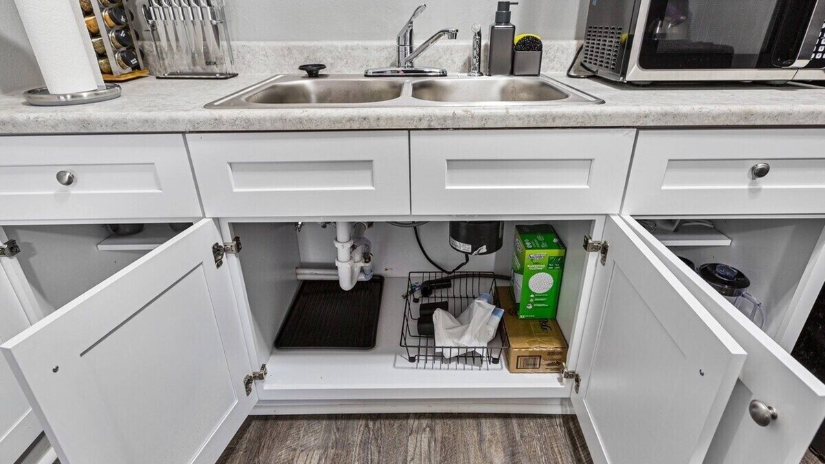 MacGregor Apartment | Near Downtown | MD Center | 3TVs | Pet| King Bed