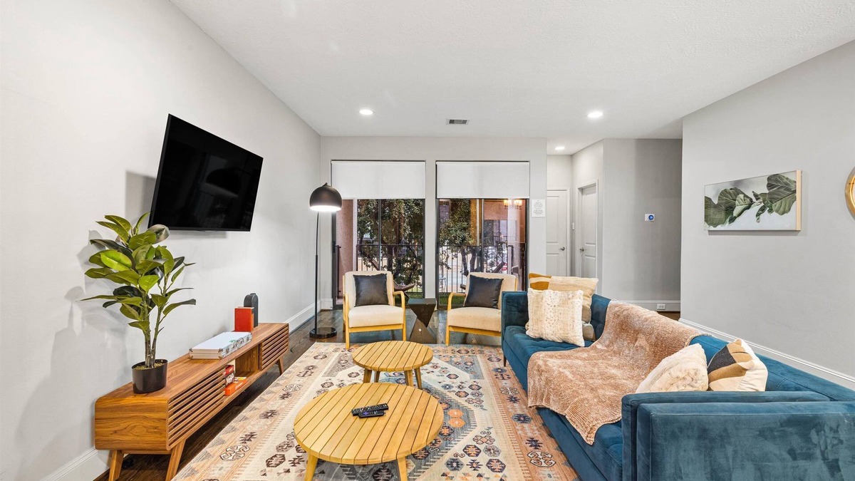East Downtown Houston House | Near Downtown + Midtown | Pets | WiFi TVs | Games