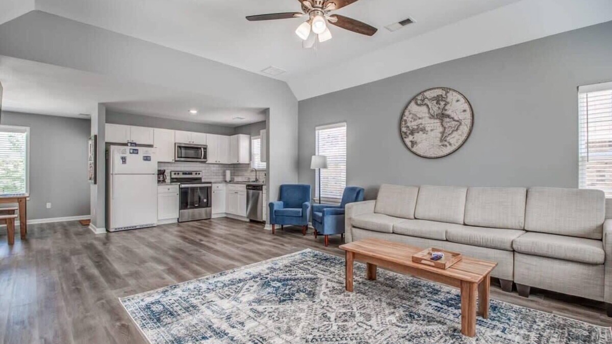 Ellendale House | Near Downtown, Shelby Farms Park - Crievewood Cove
