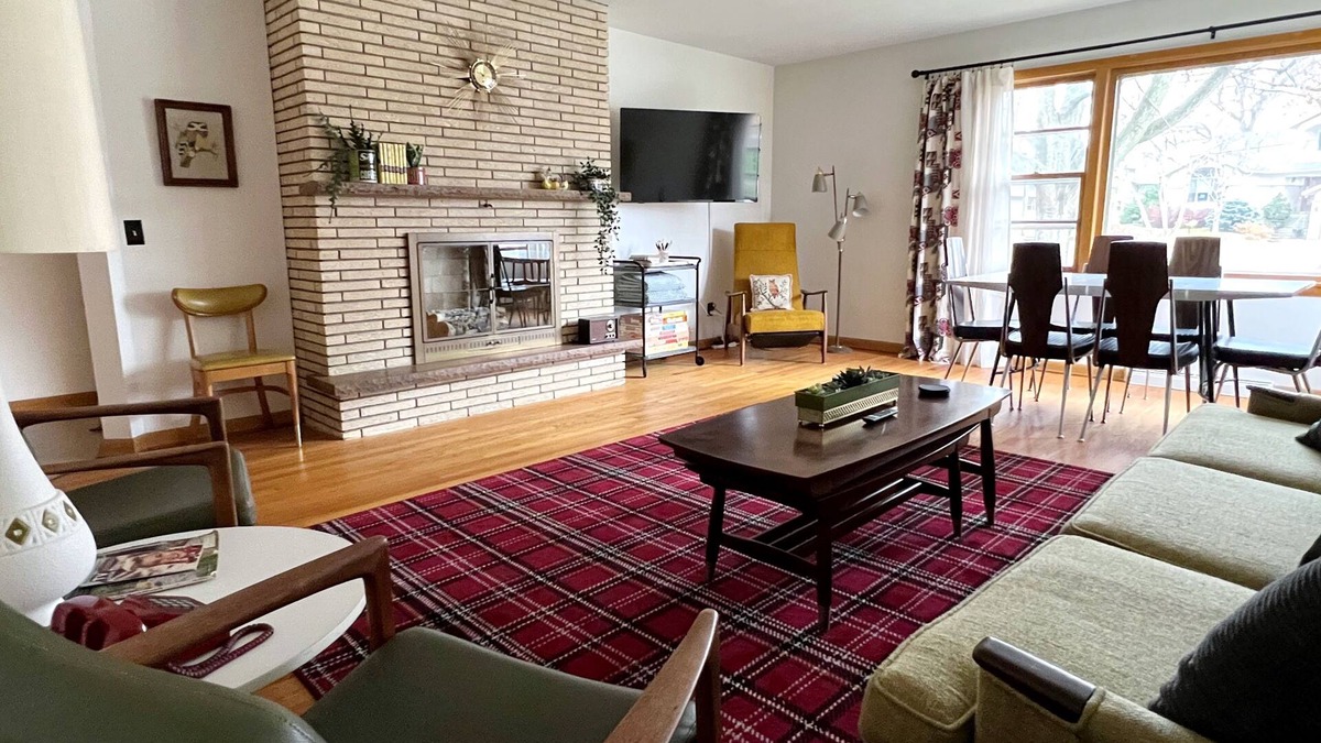 Monona House | Near DT Madison - Half Block from Lake Monona & 1 Block from Lake Loop Bike Path