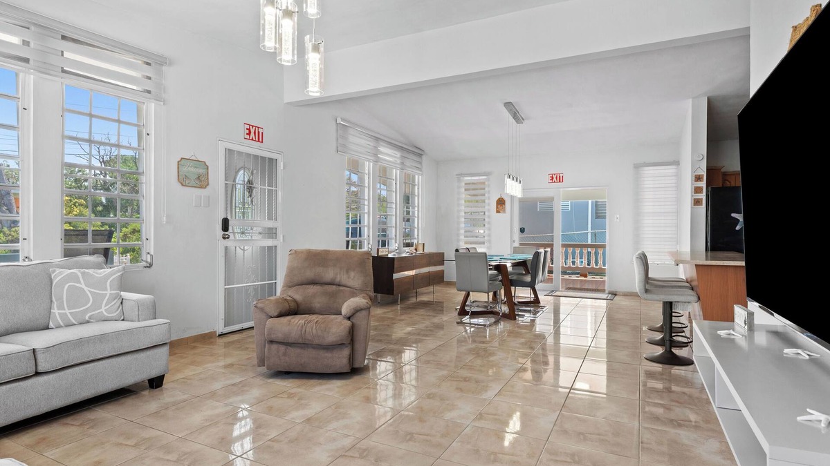 Cabo Rojo Villa | Near El Combate Beach | Free Parking | BBQ