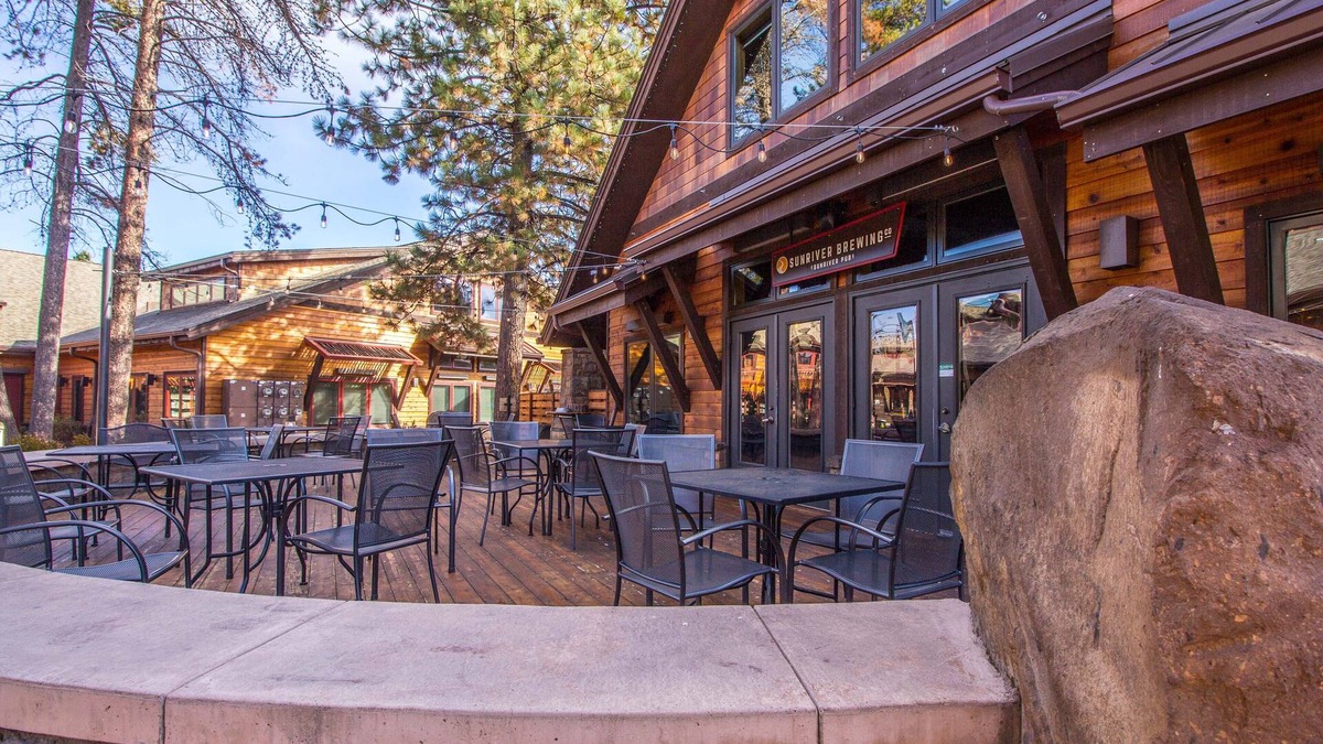 Three Rivers House | Near Everything-Away From It All, Dog Friendly, Hot Tub-INDO97