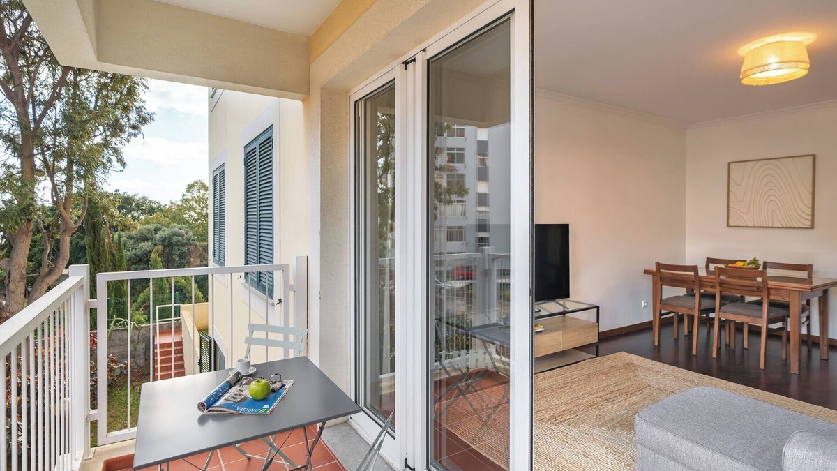 Santa Maria Maior Apartment | Near Funchal's Old Town - Santiago House