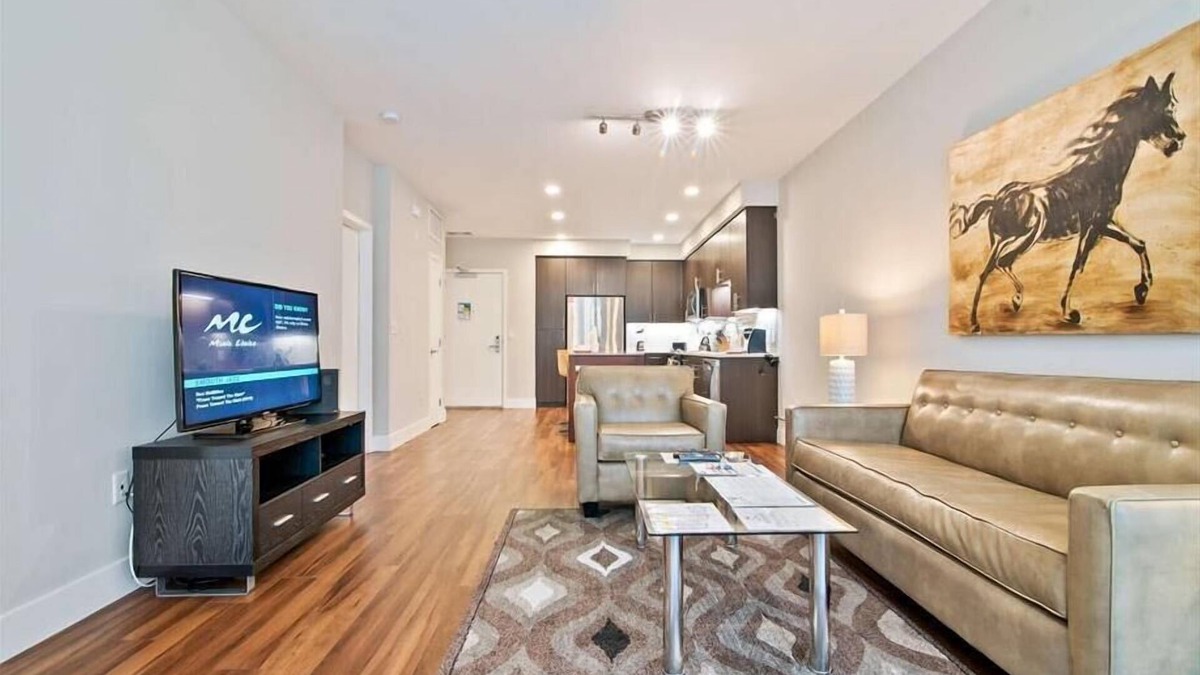 Shoreline West Apartment | near G00gle HQ 1 BR | Kitchen + W/D | Pool + Gym