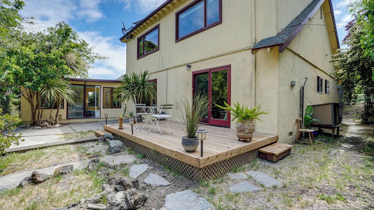 Pinole House | Near Golf, Trails & Parks: Lush Pinole Retreat