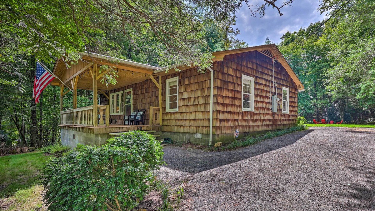 Roaring Gap Cottage | Near Hiking: Roaring Gap Retreat w/Fire Pit!