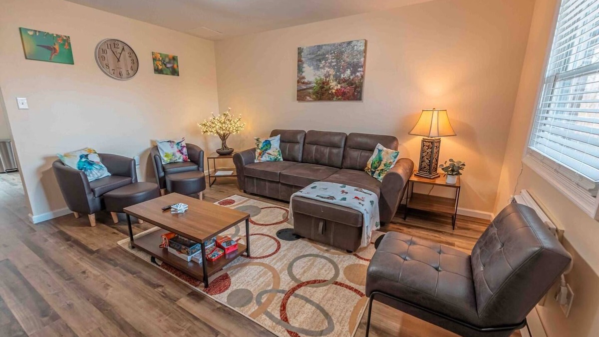 Saylorsburg House | Near Hiking & Water Parks!*Dogs OK*Wi-Fi*Fireplace