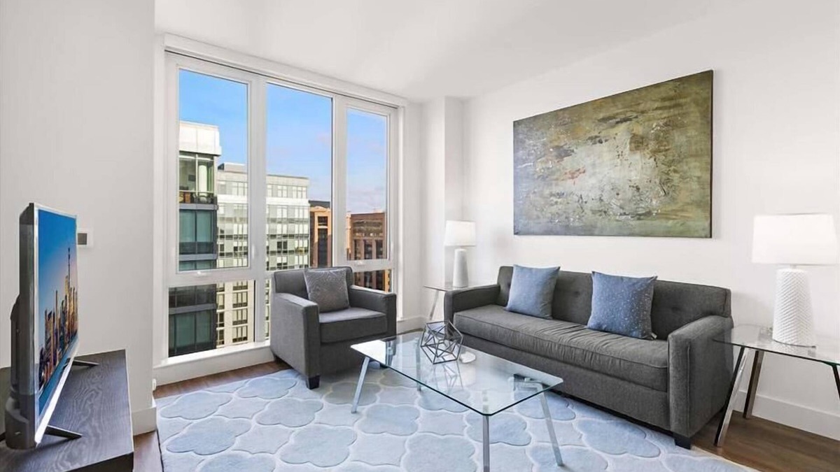 White Plains Apartment | Near Hospitals 2 BR | Pet Friendly w Dog Run