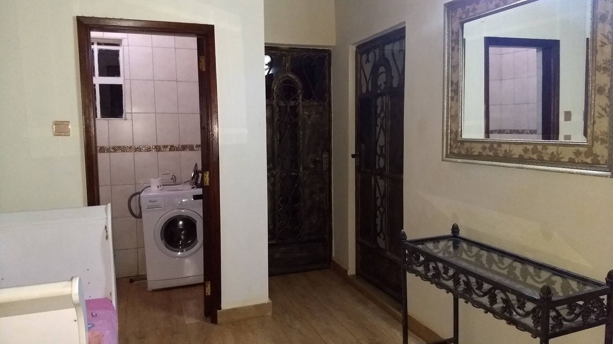Karen House | Near hub mall.Karen blixen , giraffe centre, sheldrick, Nairobi national park,