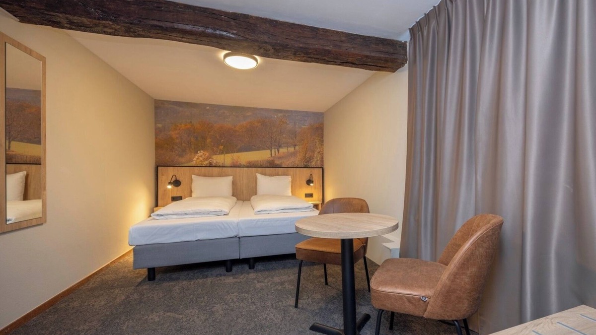 Municipality of Valkenburg aan de Geul Hotel | Near Kasteel Hoensbroek | Free Breakfast & Parking | Biking and Hiking Nearby